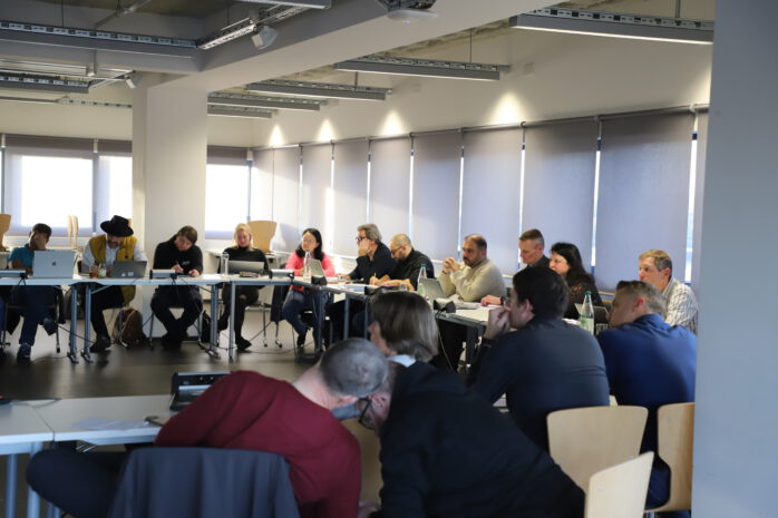 Gemeinsam Zukunft gestalten – die Teilnehmenden des Dialogs Forschung 2025 an der htw saar.