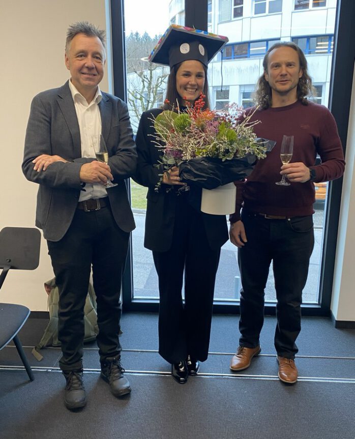 Die frisch promovierte Dr. Nika Hein, gemeinsam mit ihren Betreuern Prof. Dr. Markus Thomas Münter, htw saar, und Prof. Dr. Sven Heidenreich, Universität des Saarlandes.